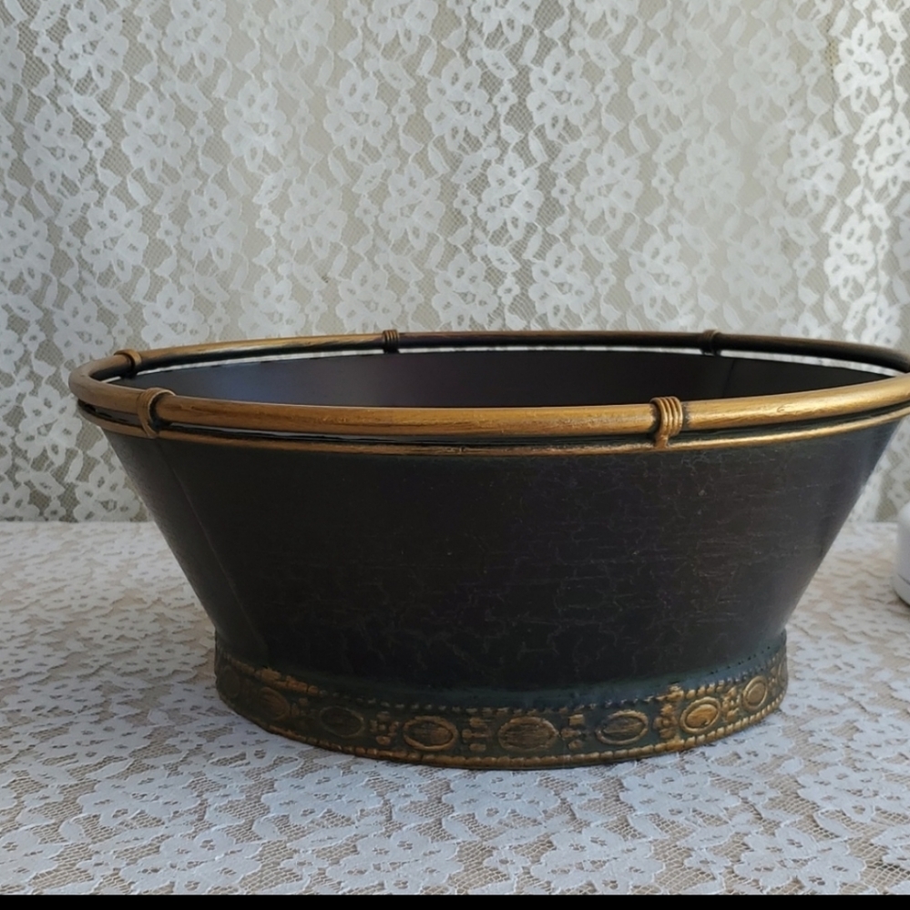 Hosley Decorative Crackled design bowl- NEW Elegant Expressions- Centerpiece